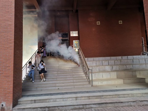 2d36bd32a9f44956bb72b94cae30b6d2.jpg 緊急疏散.jpg